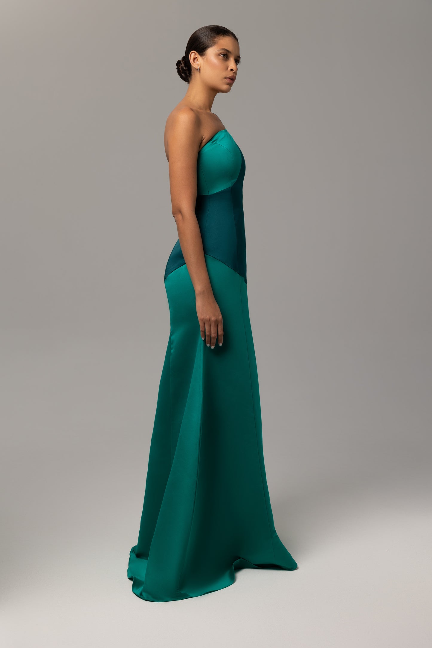 Fitted bodice mermaid silhouette