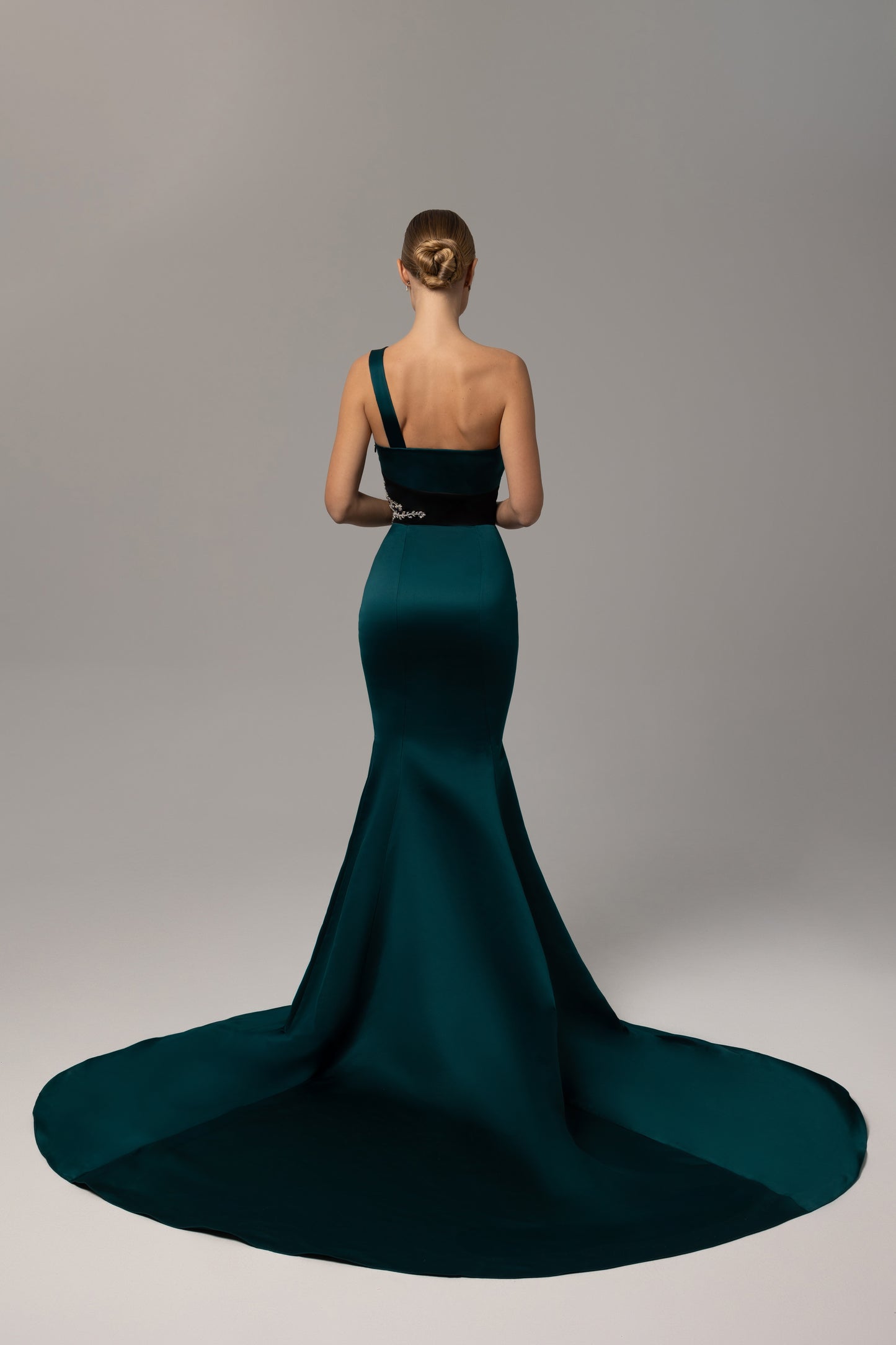 Mermaid silhouette gown with train