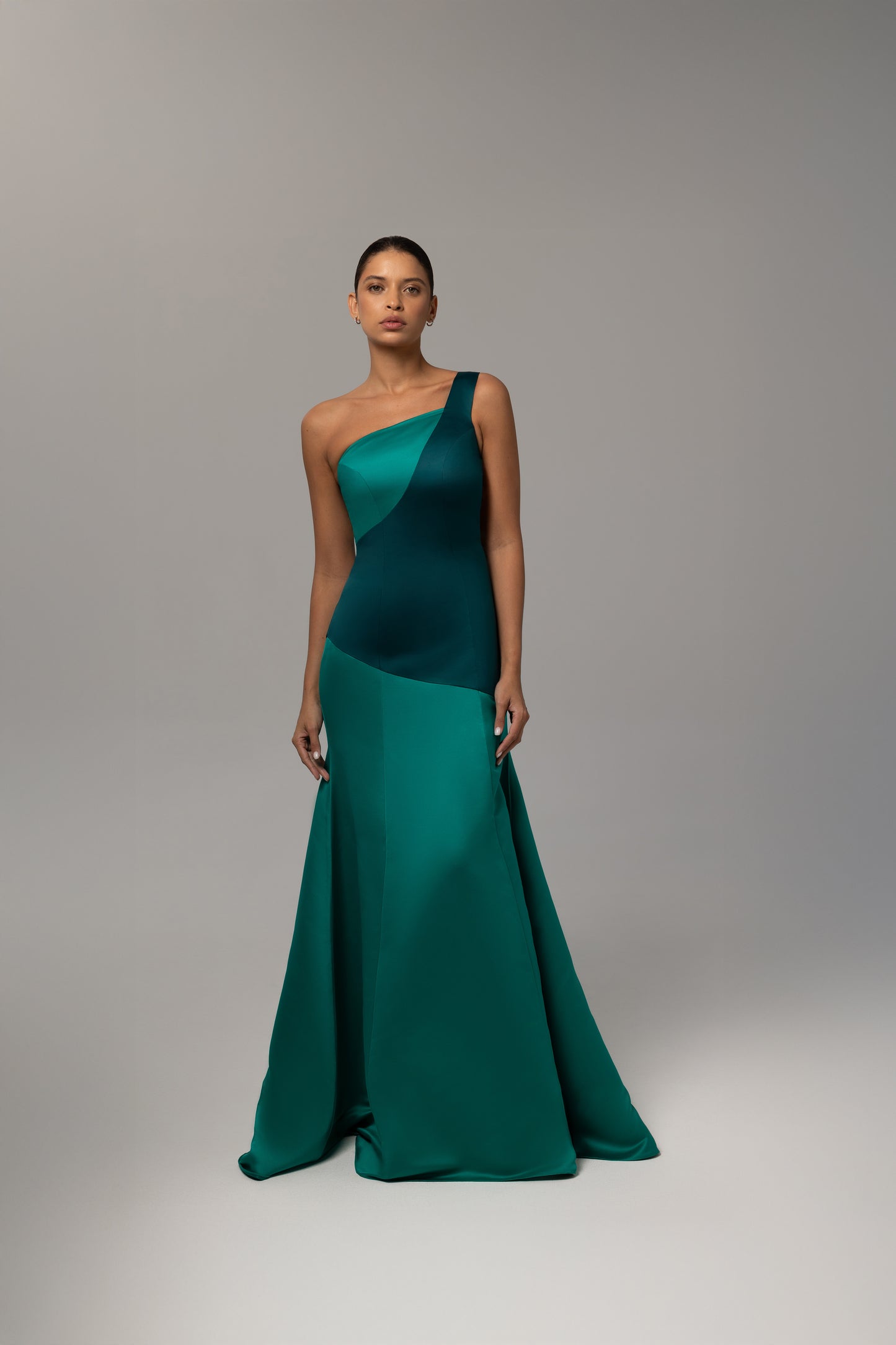 One-shoulder gradient-panel evening dress